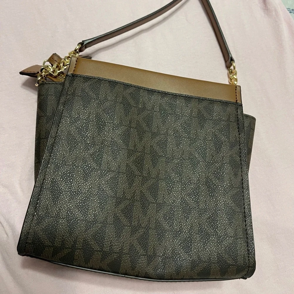 Michael Kors Brown Signature Logo Crossbody Bag Leather Hardware 32S4G7GM6B